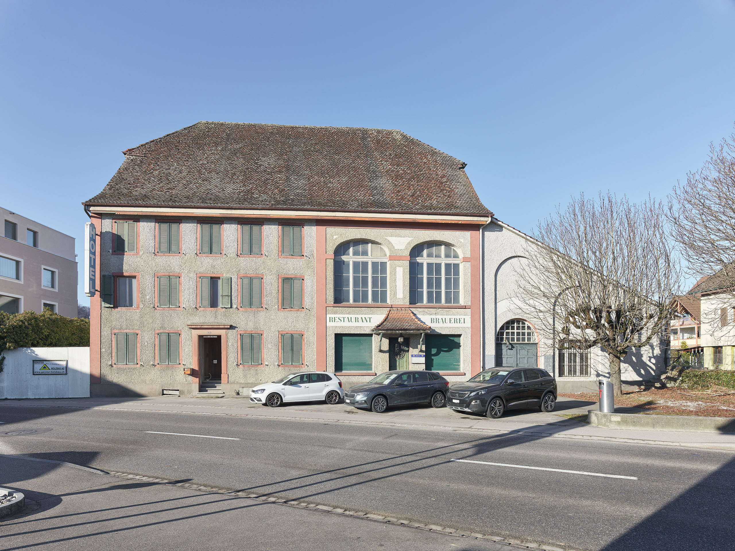 E17644 LA211 AIQ4 006826p